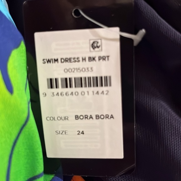 NWT Avenue Women's Swim-Dress with a Halter Back - Picture 8 of 9